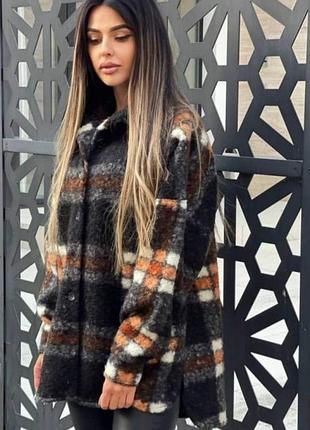 Подовжена тепла сорочка-куртка букле барашек на гудзиках в клітинку oversize