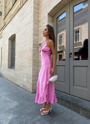 Шелковое платье с асимметричной юбкой