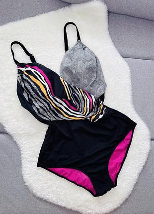 Суцільний купальник з