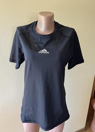 Жіноча футболка adidas