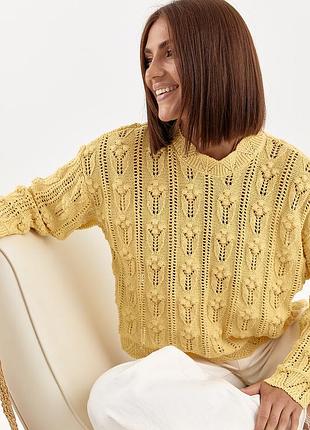 Жіночий светр з ажурної в'язки джемпер