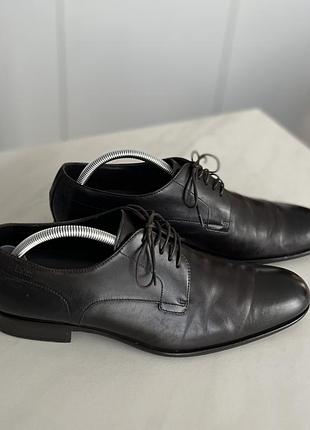 Оригінальні туфлі hugo boss 43 розміру