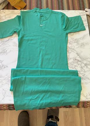 Платье женское спортивное nike зеленый размер s