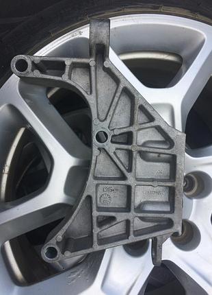 55702834 51890053 кронштейн кпп fiat 500l grande punto evo 1.3 mjet