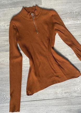 Жіночий лонгслів в рубчик