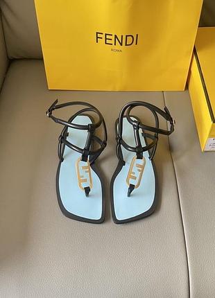 Босоніжки жіночі брендові