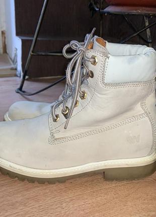 Шкіряеюні ботінки