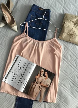 Роскошная базовая майка в пудровом цвете на бретелях в батальном размере 24