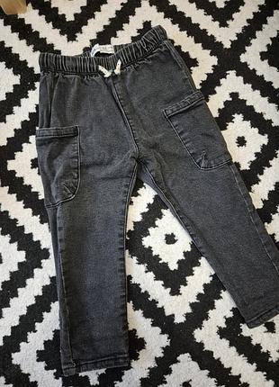 Стильные джинсы zara на мальчика.