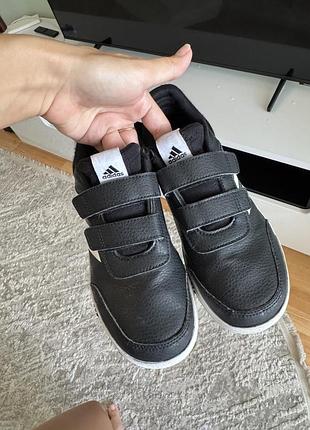 Кросівки adidas