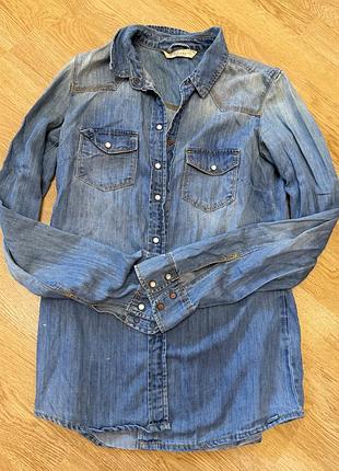 Джинсова рубашка з ефектом варки xs/s