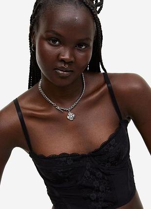 Бюстьє з сітки та мереживними деталями