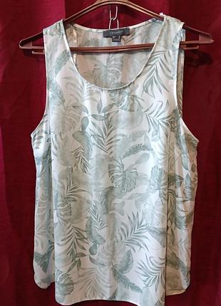 Легкая майка.