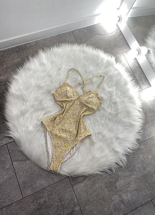 Красивый купальник