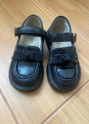 Туфлі для дівчинки