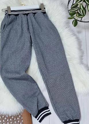 Теплі і зручні джогери на резинці