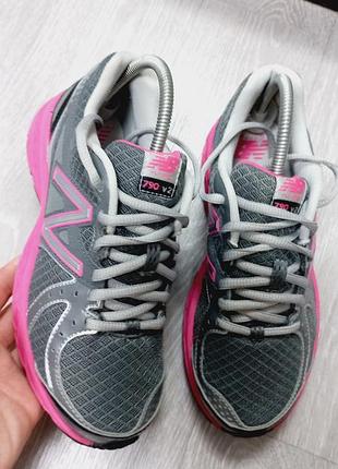 Жіночі кросівки new balance