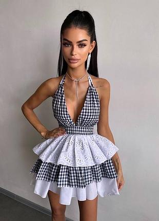 Сукня з пишною спідницею