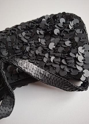 Стильная сумочка с матовыми пайетками черная