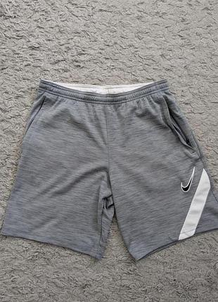 Шорти nike dri fit, size s, кишені на замках, вишите лого, стан відмінний