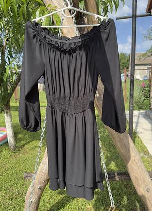 Сукня чорна