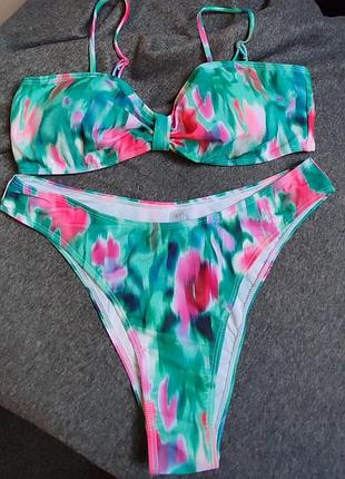 Купальник, новый xl очень красивый ярким принт