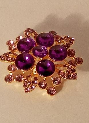 Брошка жіноча