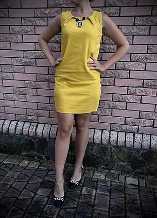 Сукня s-m жовтого кольору.