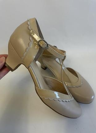 Вінтажні ретро взуття бежеві туфлі босоніжки мері джейн