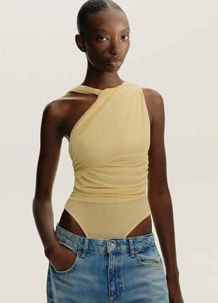Боди асимметричное желтое из тюля zara