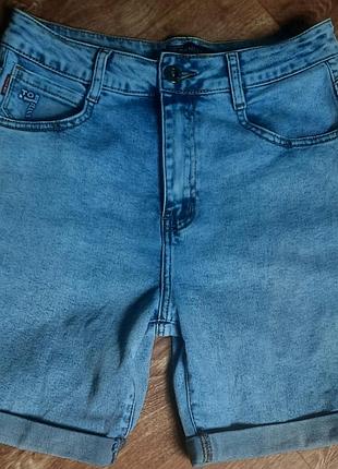 Джинсовые шорты