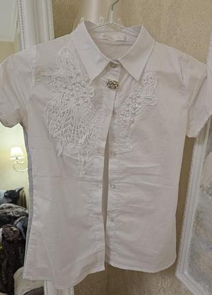 Дуже гарна блузка рубашка в школу