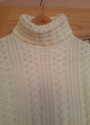 Кофта-гольф молочного кольору, красива в'язка