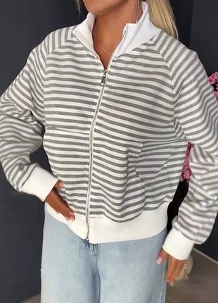 Світшот із блискавкою