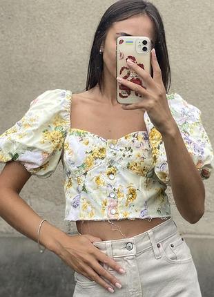 Кроп-топ с имитацией корсета