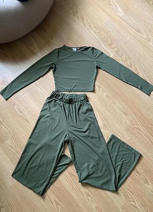 Костюм штани+топ. зелений розмір м