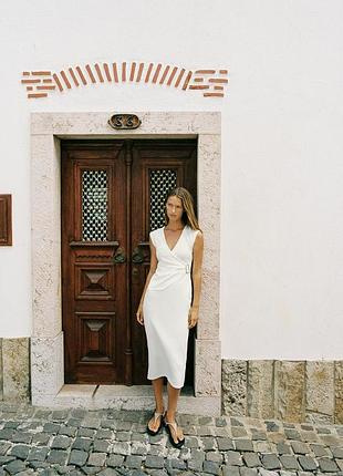 Платье миди белое твиловое на запах zara