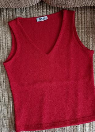 Майка с треугольным вырезом