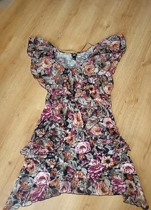 Натуральное женское платье с воланами