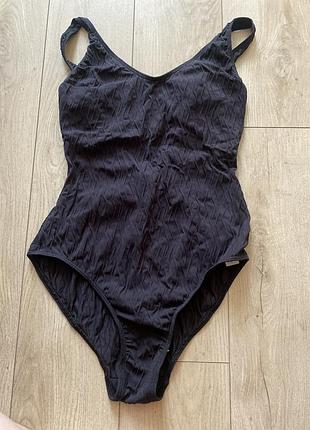 Суцільний чорний купальник