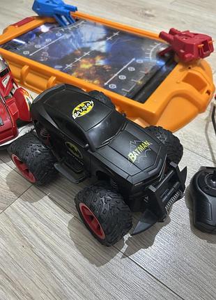 Дитячі іграшки машини на радіо керуванні