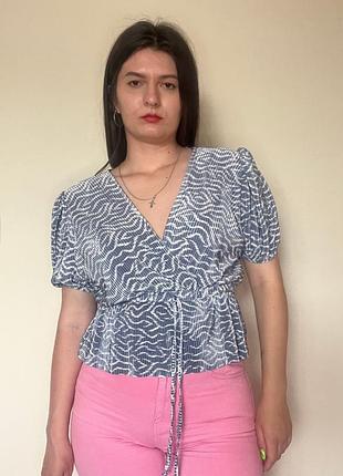 Трикотажный топ на запах с рукавами "фонарик" от pink woman