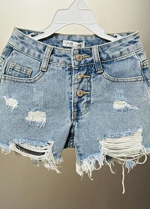 Рваные модные джинсовые шорты франция