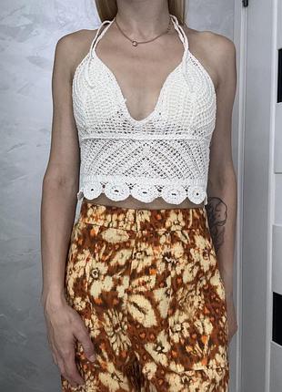 Вʼязаний топ з чашками жіночий с