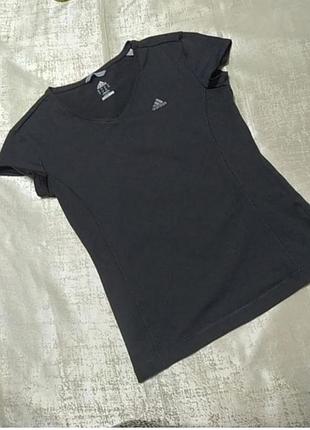 Спортивная футболка adidas