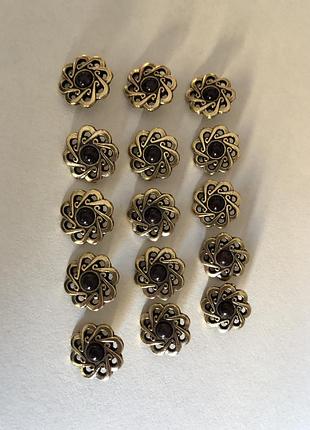 Вінтажні металеві ґудзики