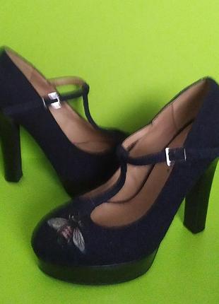 Темно сині туфлі з ремінцем бджілка, centro, 35