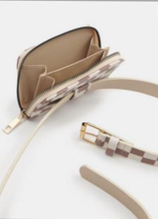 Жіноча модна сумка на пояс .