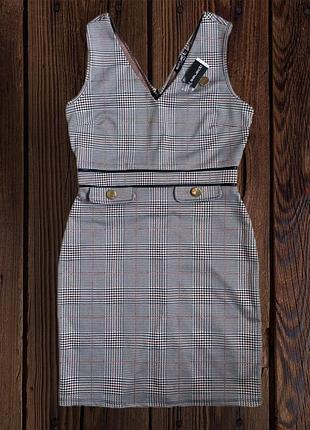 Платье миди по фигуре в клетку приталенное