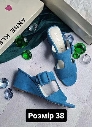 Anne klein оригінал замшеві блакитні босоніжки на танкетці
